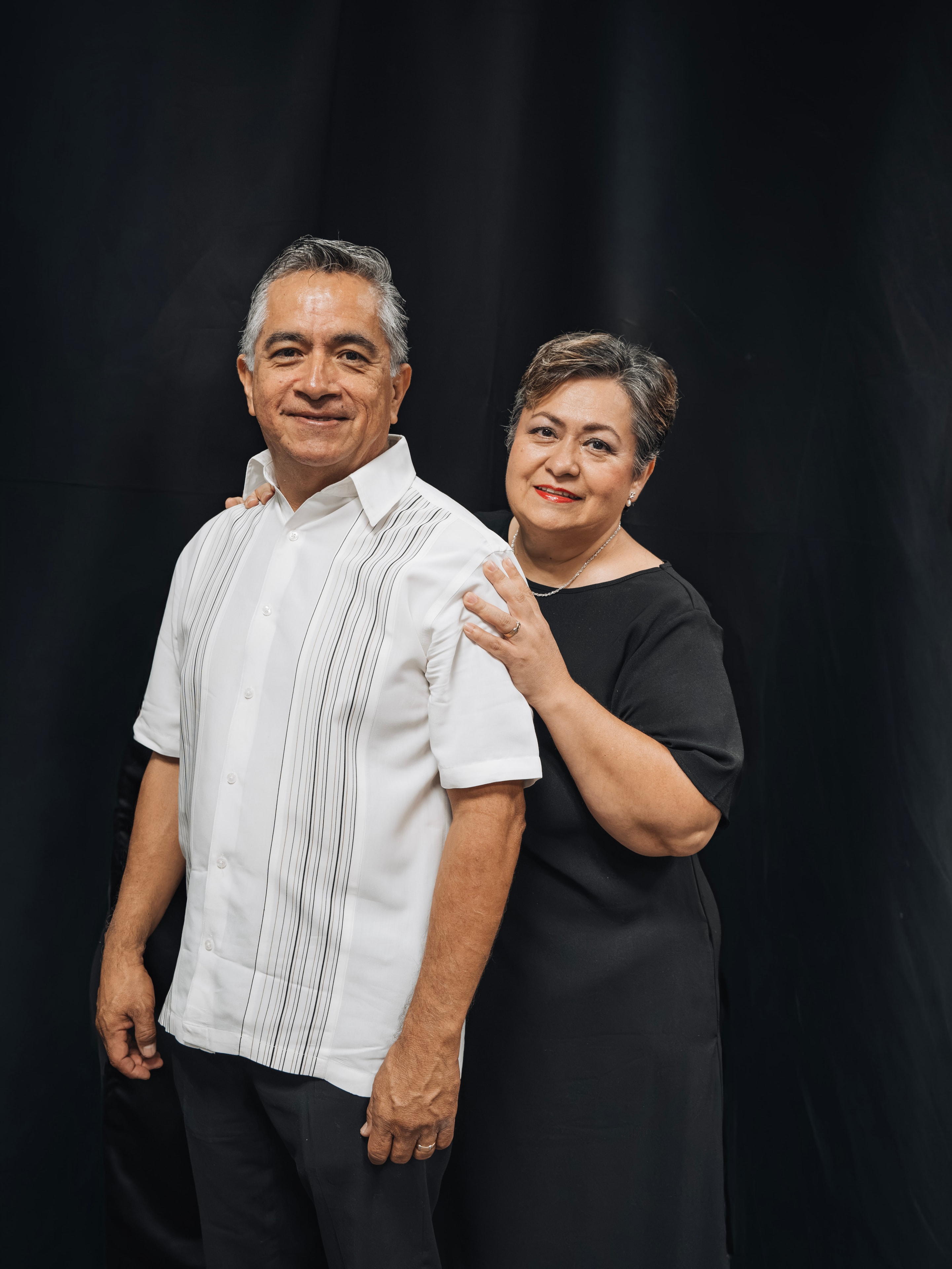 Pastores Segundo y Anett Flores